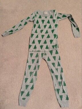 Hanna Andersson Holiday Green Tree Print Grey Kids Pajama Set